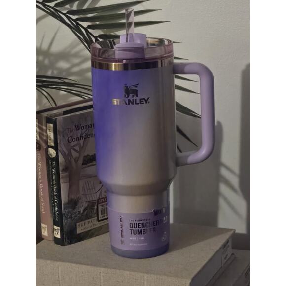 Stanley x Wicked 40oz FlowState Quencher Tumbler Glinda For Good NEW - Picture 1 of 7